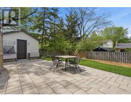 11 RUNNYMEDE CRESCENT - 40