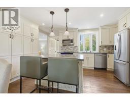 11 RUNNYMEDE CRESCENT - 7