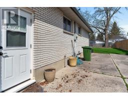 3 BRINKMAN COURT - 26