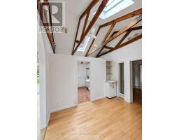 439 COOMBS AVENUE - 6