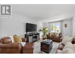 31 BEECHBANK CRESCENT - 6