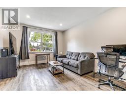 20 RENNY CRESCENT - 6