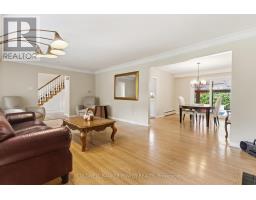 19 LINKSGATE ROAD - 10