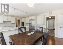 19 LINKSGATE ROAD - 14