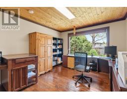 19 LINKSGATE ROAD - 17