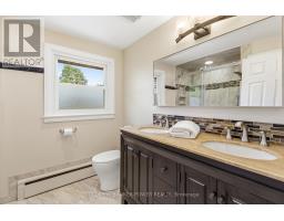 19 LINKSGATE ROAD - 27