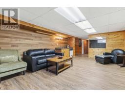 19 LINKSGATE ROAD - 31