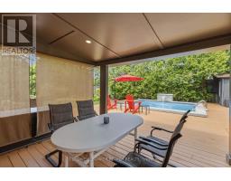 19 LINKSGATE ROAD - 40
