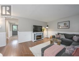 35 MAXWELL CRESCENT - 33