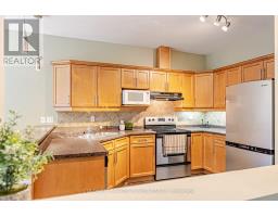 20 - 2089 BEAVERBROOK AVENUE - 11