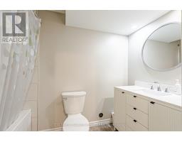 20 - 2089 BEAVERBROOK AVENUE - 31