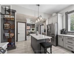 28 WELLINGTON STREET - 12