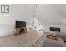 28 WELLINGTON STREET - 28
