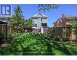 28 WELLINGTON STREET - 44