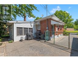 219 FAIRWAY AVENUE - 32