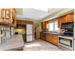 4 CONIFER CRESCENT - 11