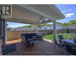 30 REGATTA WAY - 33