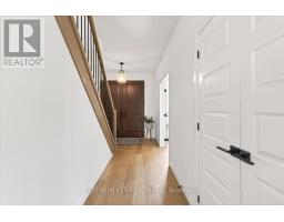 136 DAVENTRY WAY - 5