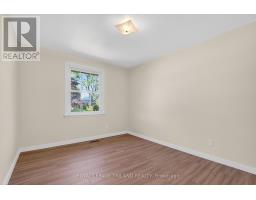 7 THOMPSON AVENUE - 20