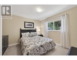 647 GLENGYLE CRESCENT - 17