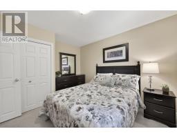 647 GLENGYLE CRESCENT - 18