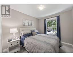 647 GLENGYLE CRESCENT - 19