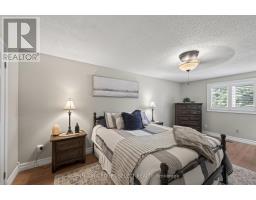 12 BANTING CRESCENT - 11