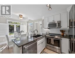 12 BANTING CRESCENT - 4