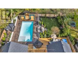 32 HUNT VILLAGE CRESCENT - 2