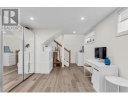 32 HUNT VILLAGE CRESCENT - 23
