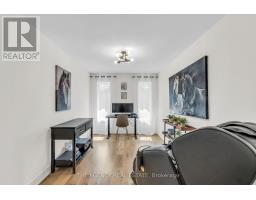 32 HUNT VILLAGE CRESCENT - 26
