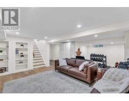 32 HUNT VILLAGE CRESCENT - 31