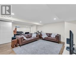 32 HUNT VILLAGE CRESCENT - 32