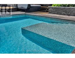 32 HUNT VILLAGE CRESCENT - 41