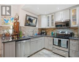 82 WELLINGTON STREET - 10