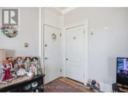 82 WELLINGTON STREET - 17