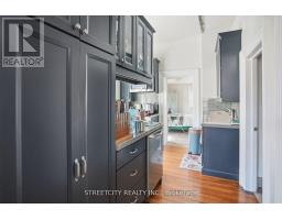 82 WELLINGTON STREET - 23