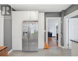 82 WELLINGTON STREET - 42