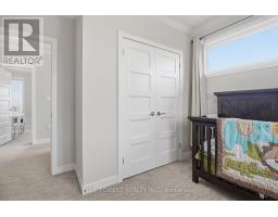 933 SARNIA ROAD - 35
