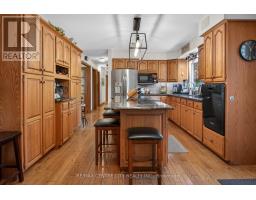 8982 YARMOUTH CENTRE ROAD - 12