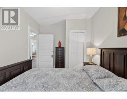 169 RIDOUT STREET S - 24