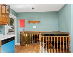 30 GERALD CRESCENT - 28
