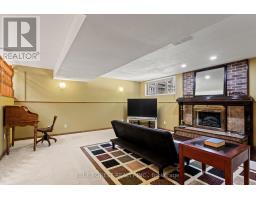 30 GERALD CRESCENT - 29