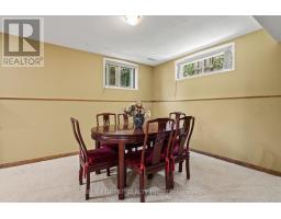 30 GERALD CRESCENT - 34