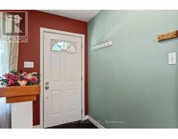 30 GERALD CRESCENT - 6
