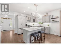 10 - 2080 BEAVERBROOK AVENUE - 12