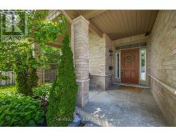 10 - 2080 BEAVERBROOK AVENUE - 5