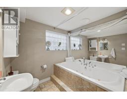 79 MENDIP CRESCENT - 31