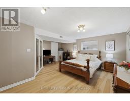 79 MENDIP CRESCENT - 32