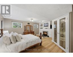 79 MENDIP CRESCENT - 33